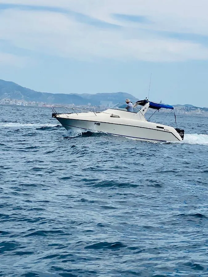 Hotel na wodzie Hotel Bateau Le Ber'Amar L'Estaque Marsylia Francja